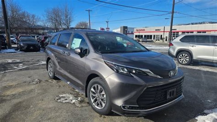 2005 toyota sienna spare tire
