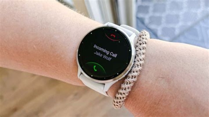 can you answer calls on itouch watch